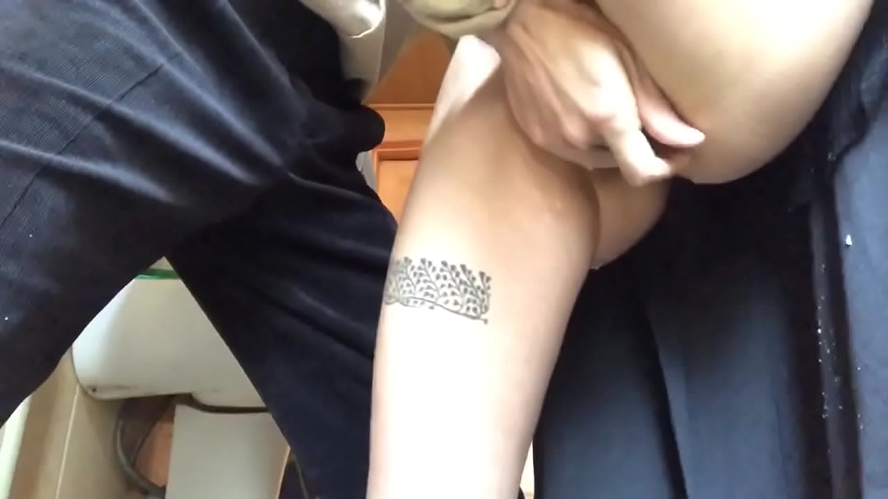 بخ في حمام المدرسة ، هزة الجماع الرغوية الحقيقية - لقد بذل معلمي قصارى جهده