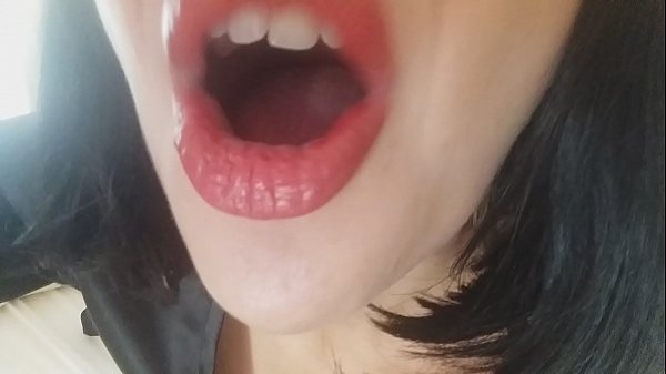 عزيزتي ، زوجة والدتك لن تسمح لك بالذهاب إلى المدرسة اليوم ... أحتاجك كثيرًا ...