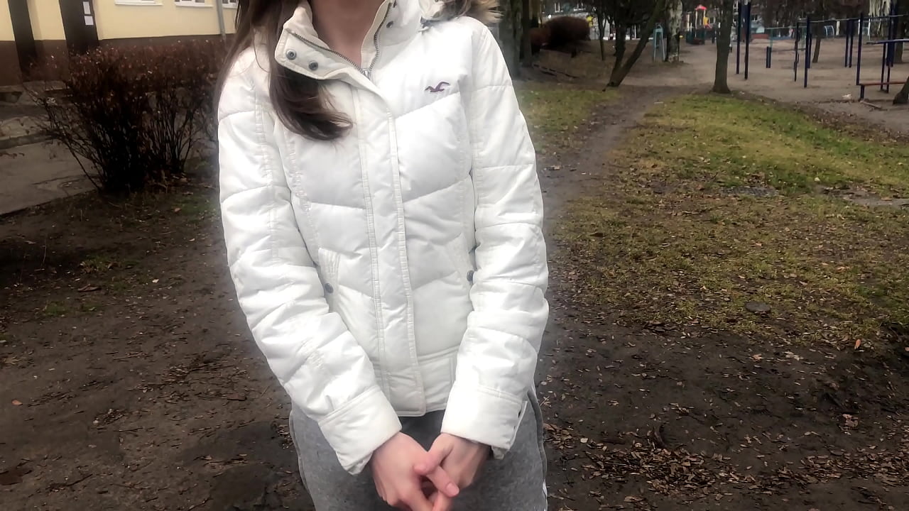 غريب مقابل المال امتص ومارس الجنس. هواة روسي. مع الحديث.